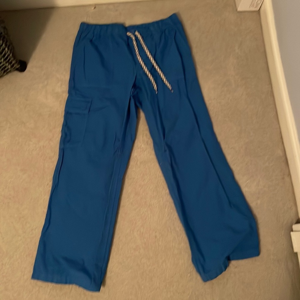 blue pants